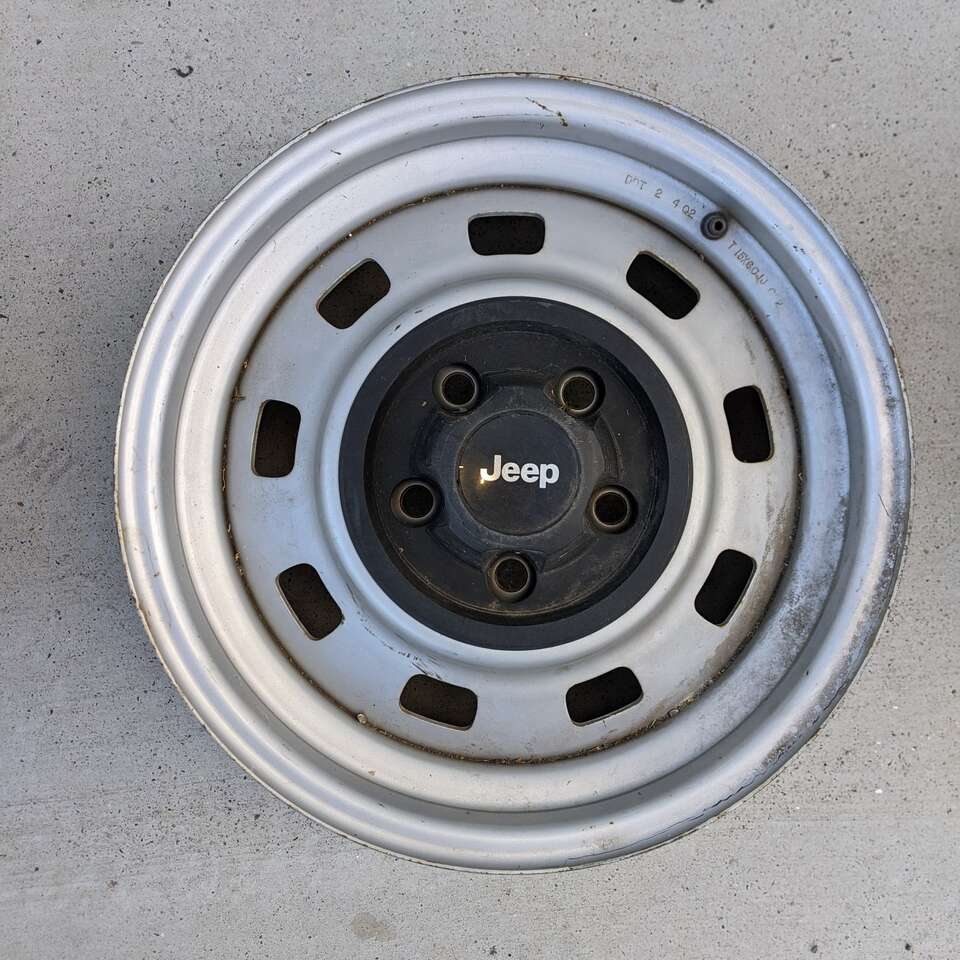 Jeep Cherokee XJ Rim + Center + Beauty Ring