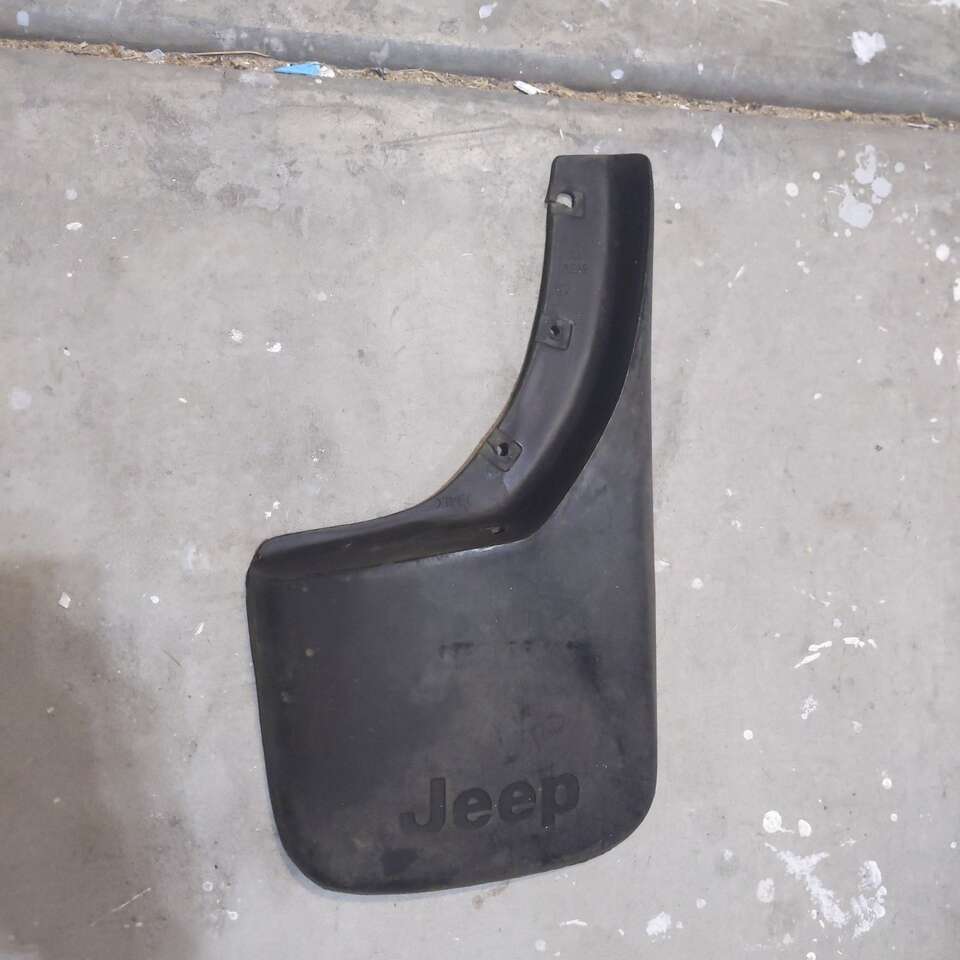 Jeep Cherokee XJ OEM Molded Splash Guard - Right R