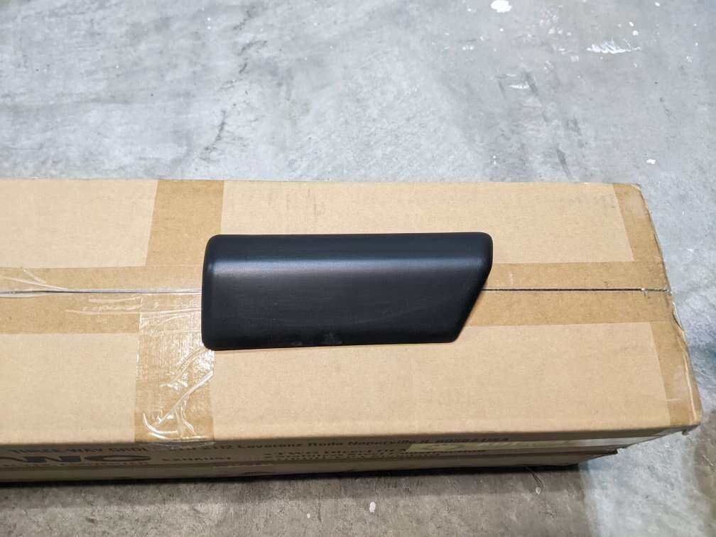 97-01 Jeep Cherokee XJ Fender Trim Molding