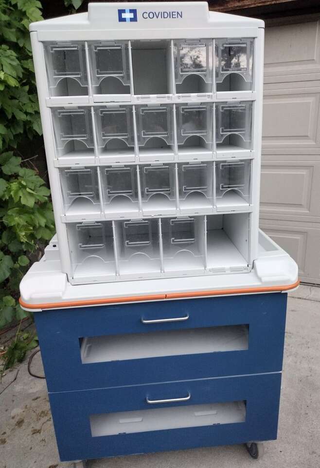 Covidien medical supplies cart