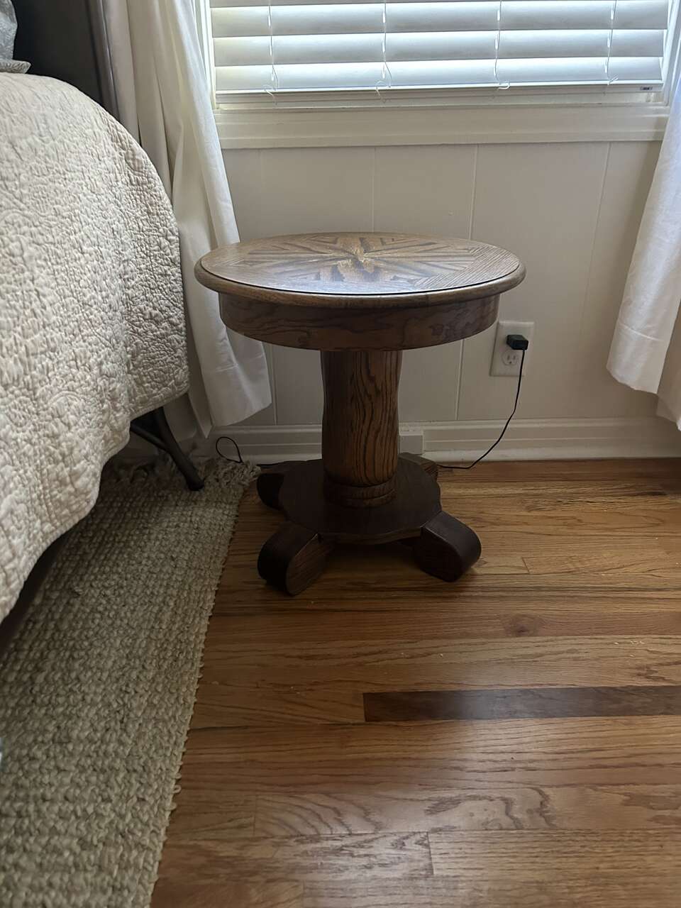 FREE coffee table and matching end tables FREE
