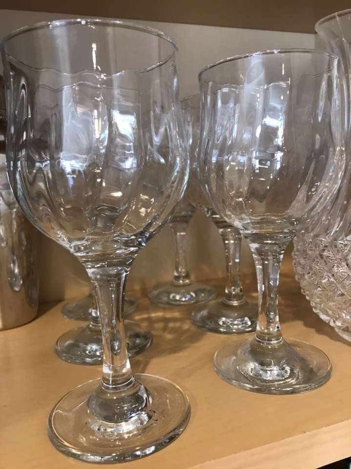 6 Wine Glasses