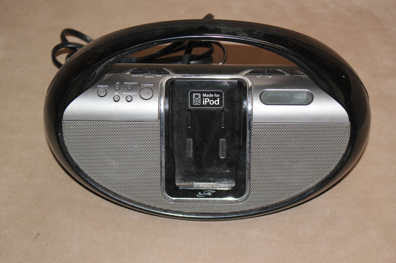 AM/FM radio with built in IPOD docking port