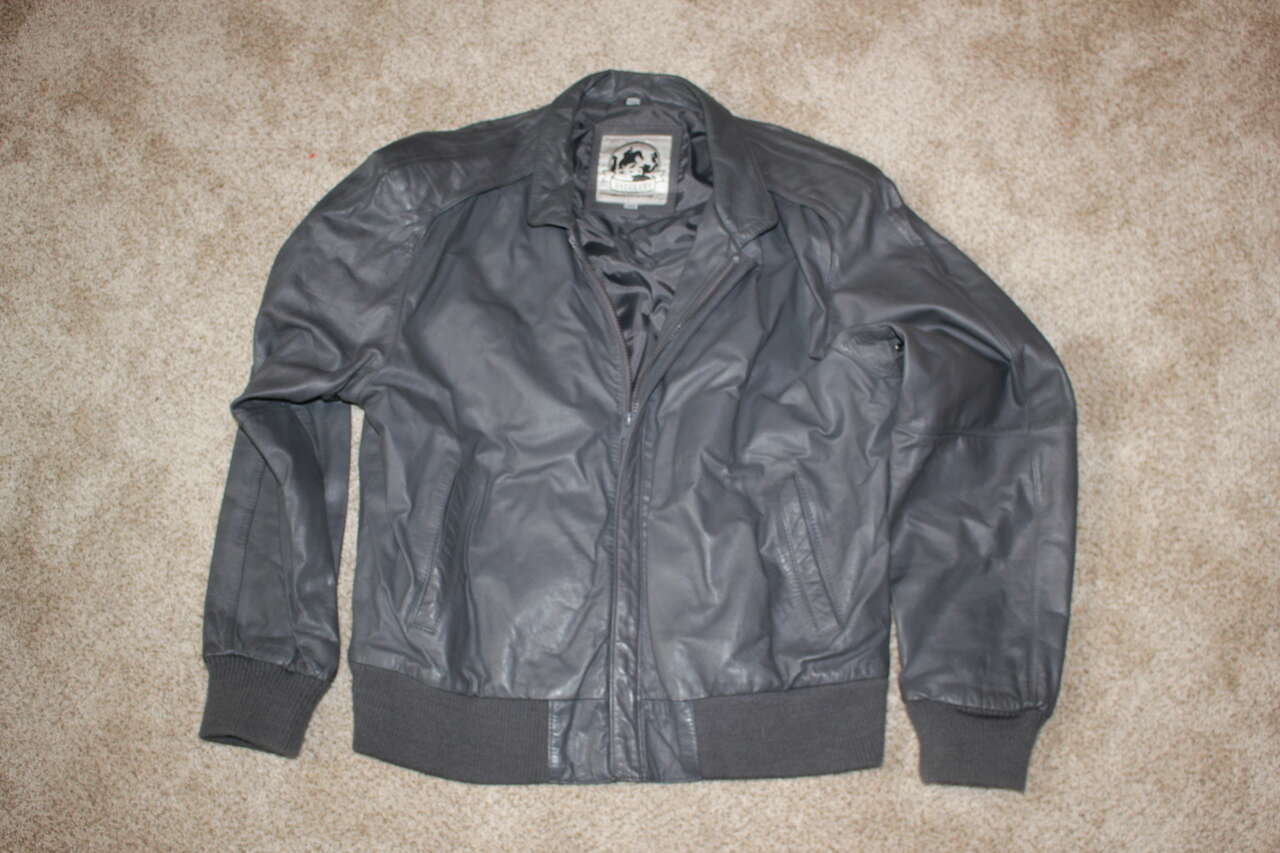 Stylish Men's Grey Leather Jacket - Size 44 Chest (about a size L)