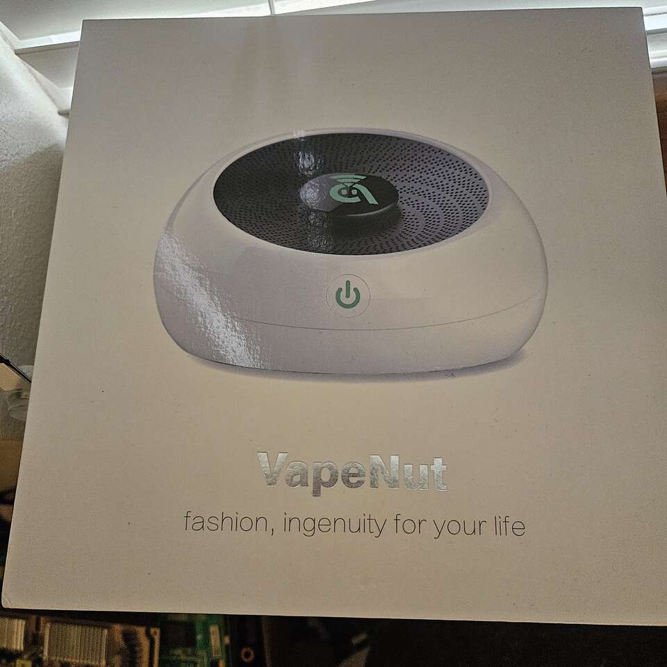 Vapenut portable air purifier