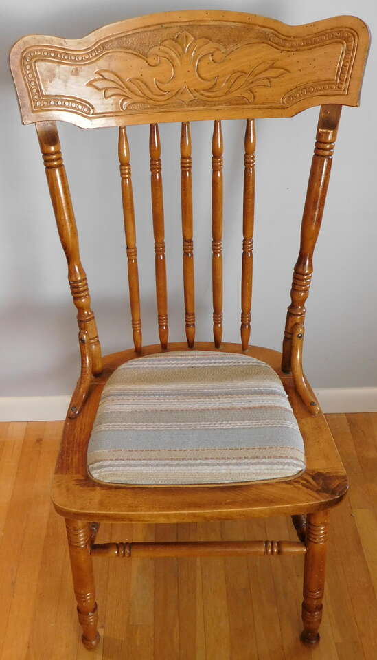 ANTIQUE CHAIR - SUPERB CRAFTING AND SOLID WOOD