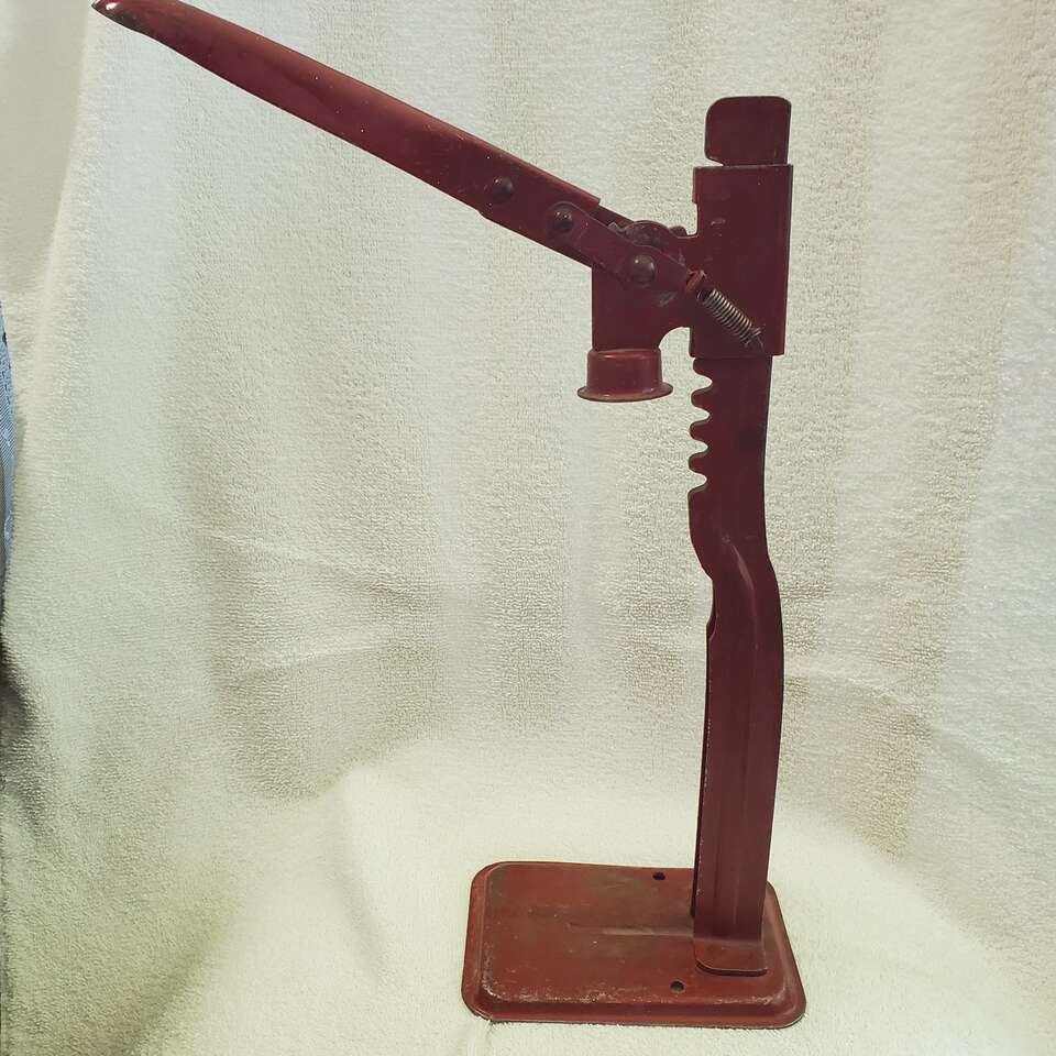 Adjustable Bottle Capper