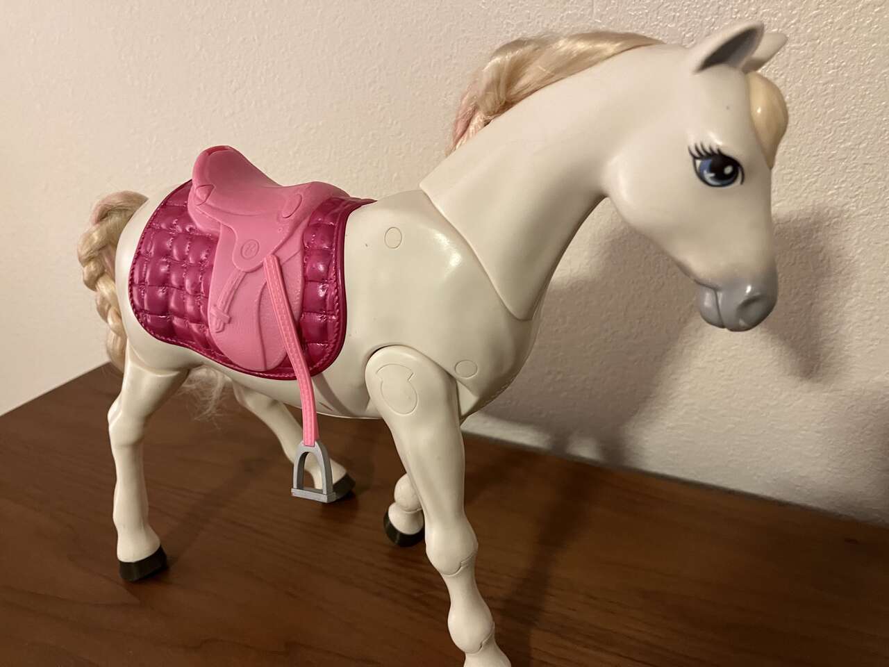 Mattel - Barbie - Walking and snorting horse