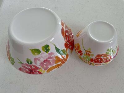 Floral Salad Bowl Set.