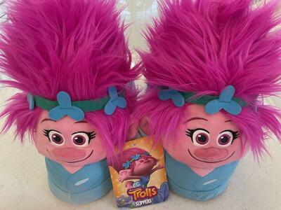 Troll Slippers. Pink Hair, Size Large.