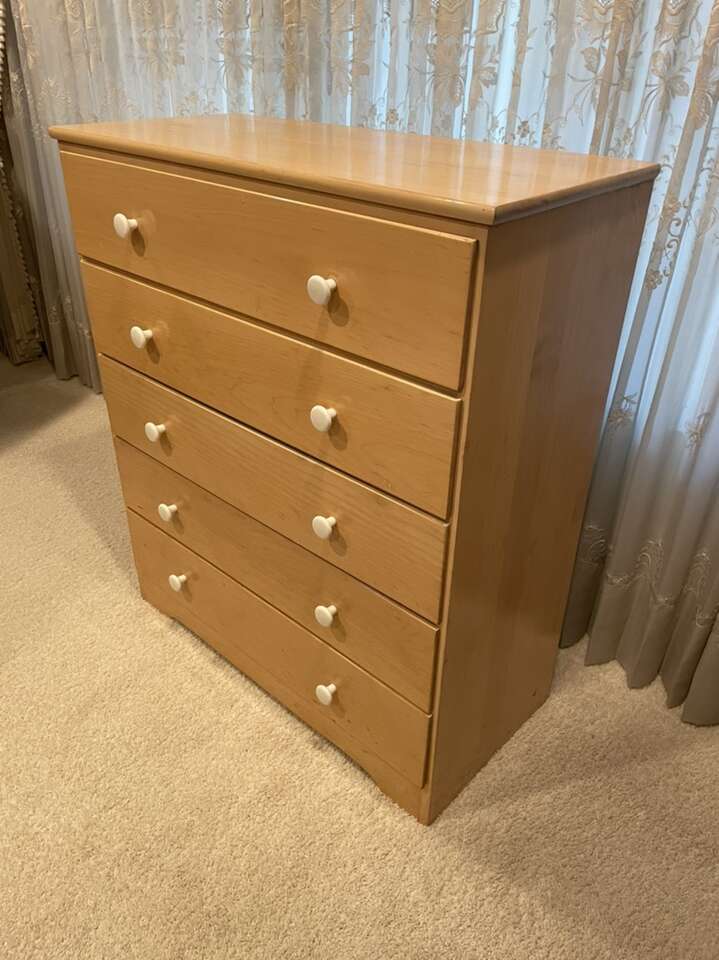 Solid Wood 5 Drawer Dresser Furniture