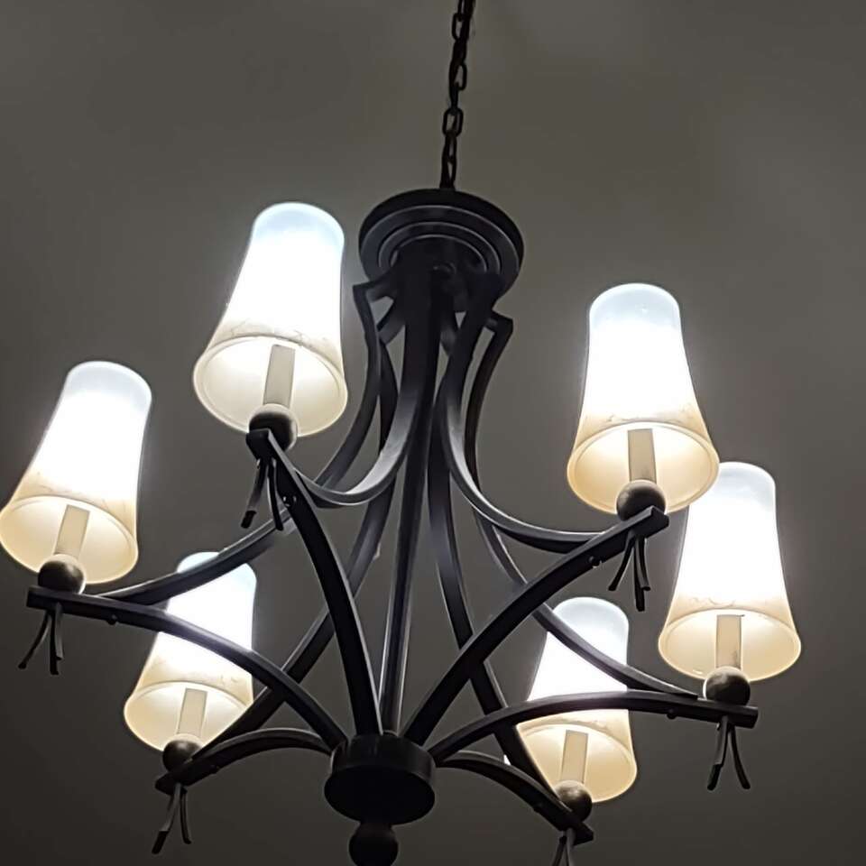 Chandelier - 6 light bronze