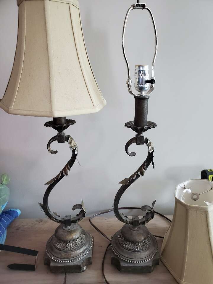 Stylish metal lamp (with free 2nd lamp)