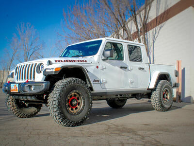 Brand New | 2.5in Lift Kit - Leveling Kit | Install and Alignment + Included | Jeep Gladiator | Wrangler | Rubicon