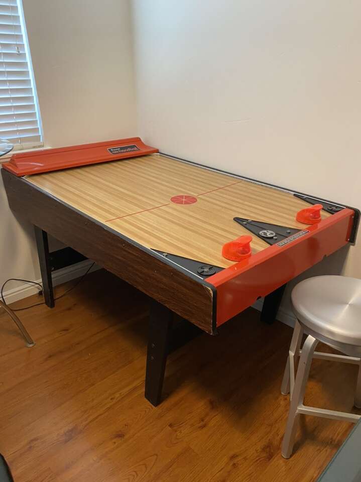 Air Hockey Table