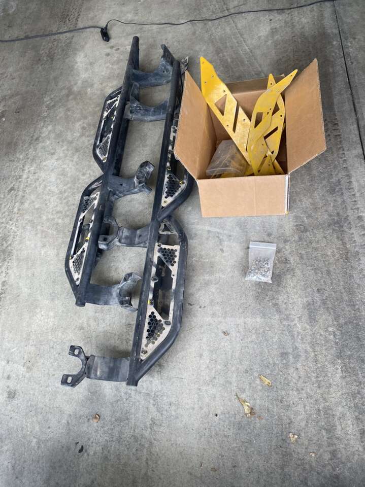 2018-23 Jeep Wrangler JL Slider Steps