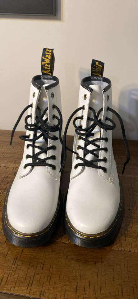DR. MARTENS ZAVALA COMBAT BOOTS sz 8