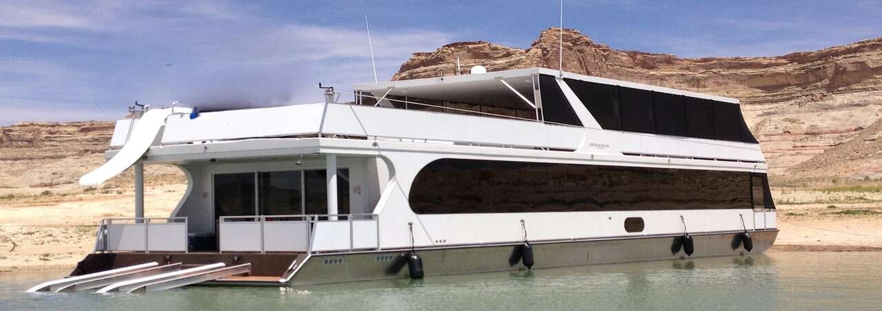 adonia yachts lake powell rental