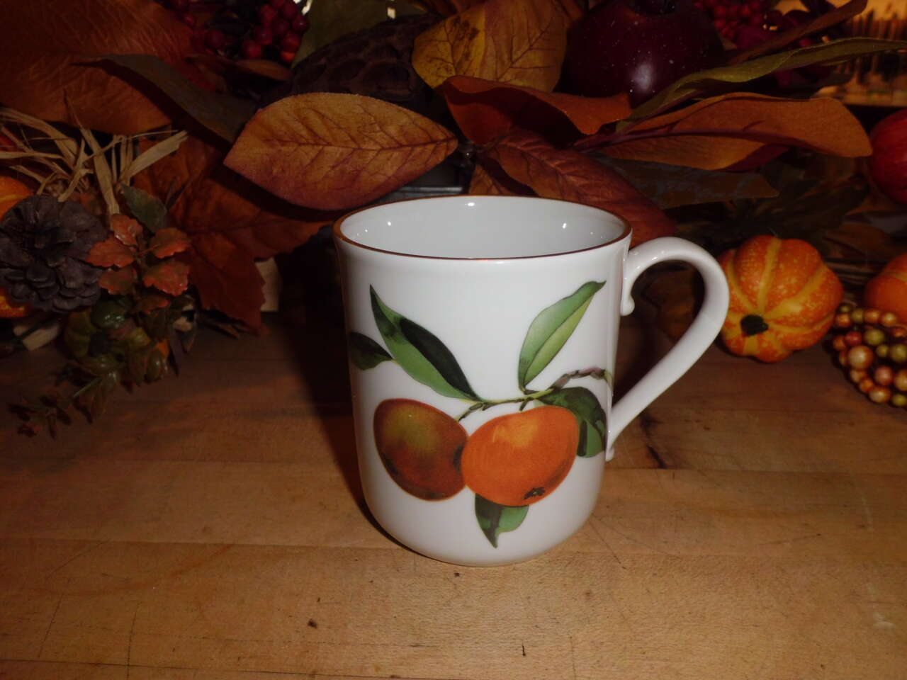 Coffee Mugs Set of 8 - Evansham Gold by Worcester