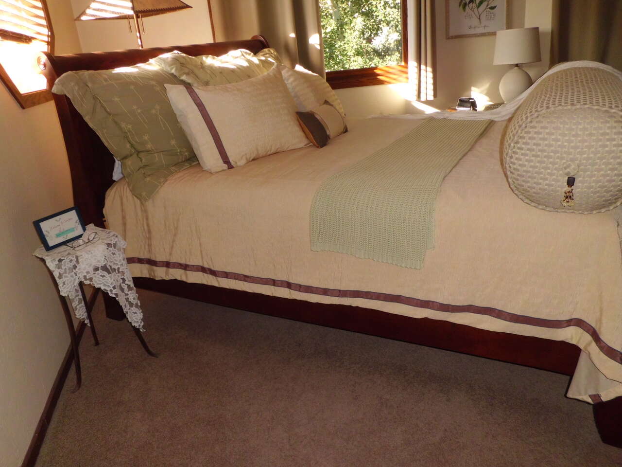 Queen bedding - Ethan Allen with custom pillows
