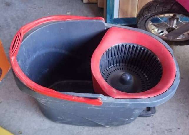 spinning mop bucket
