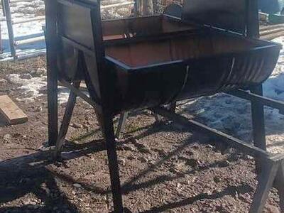 new horse/cattle feeder FREE DELIVERY IN UT