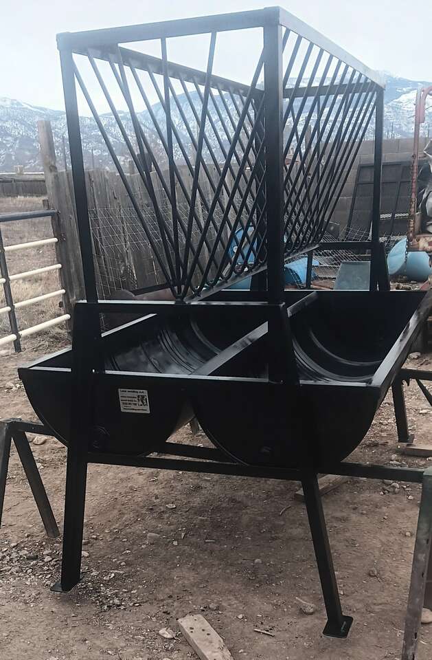 New horse/cattle feeder FREE DELIVERY IN UT