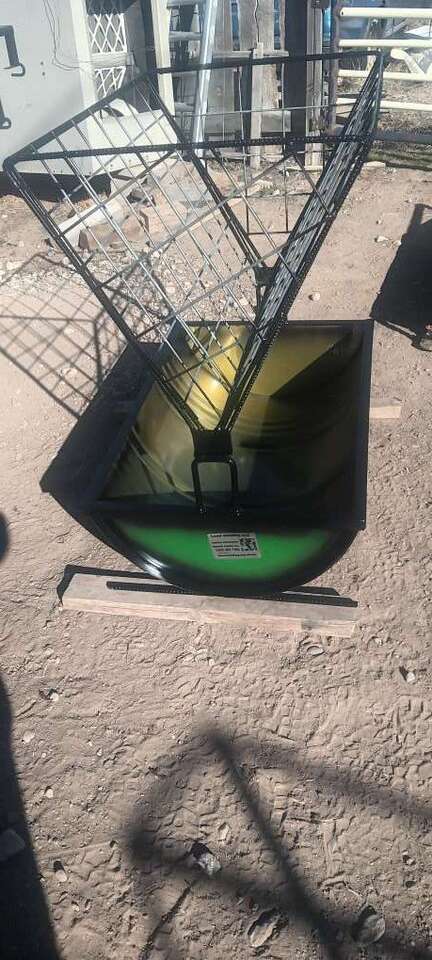 New all steel goat/lamb feeder