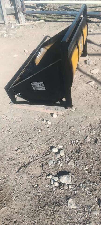 New, all steel hog feeder