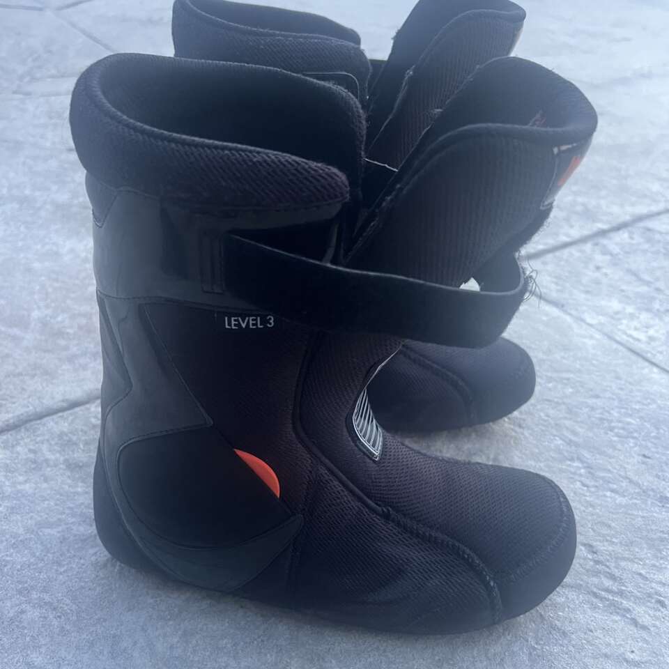 Thirty Two Level 3 Intuition Liners Snowboard 12