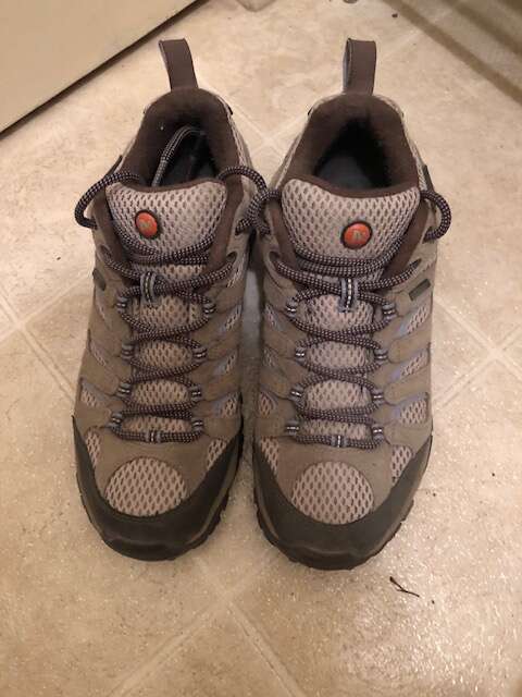 Women's Merrill Moab Hiking Shoes (Women's Size 8.5 but fits like an 8)