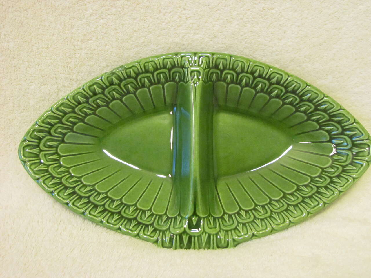 Vintage 1966 Maddux of California Green Sectioned Christmas Candy/Relish Dish-GUC