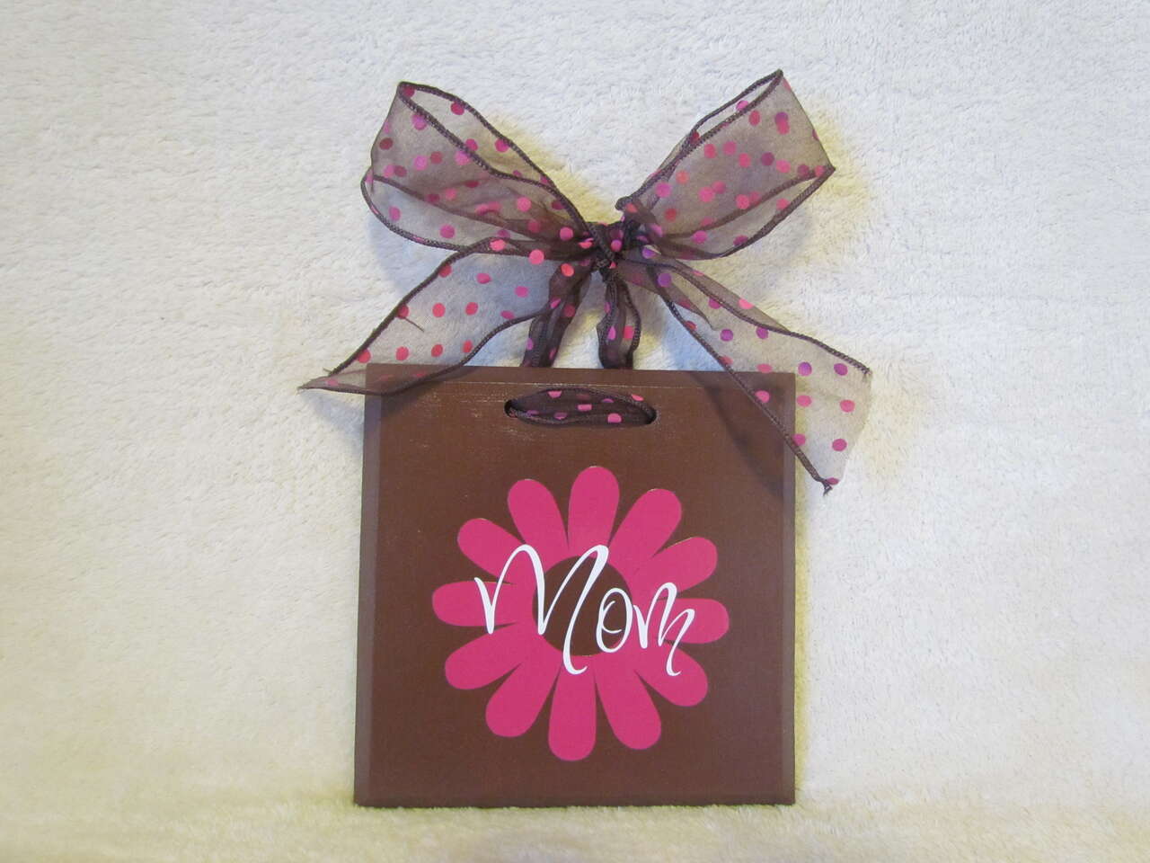 "Mom" Wall Hanging ~ Mother's Day Gift ~ Brown & Pink Flower - GUC