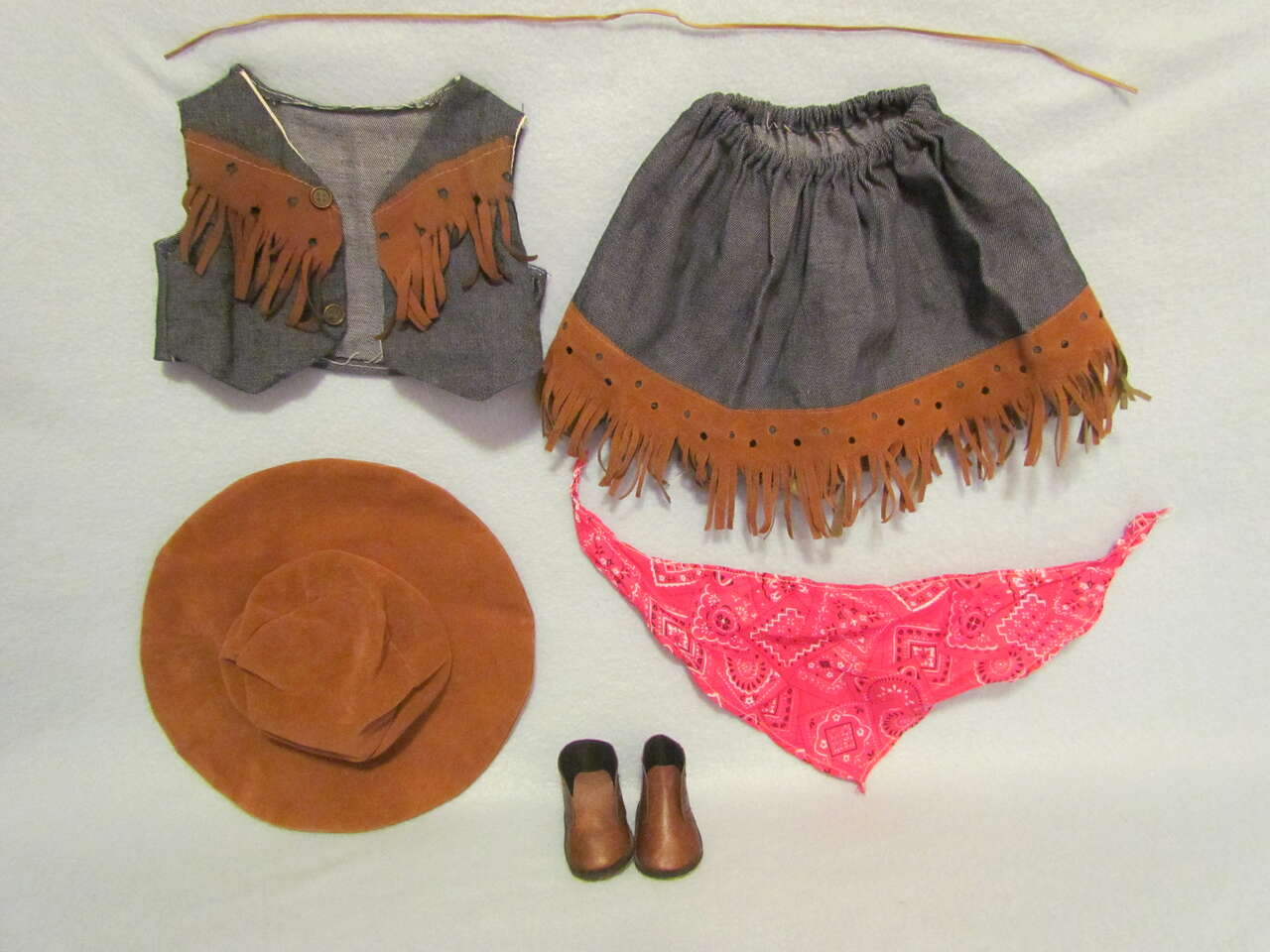 Western Cowgirl Doll Clothes~Vest~Skirt~Hat~Bandana~Shoes~Lasso/Hair Tie-GUC