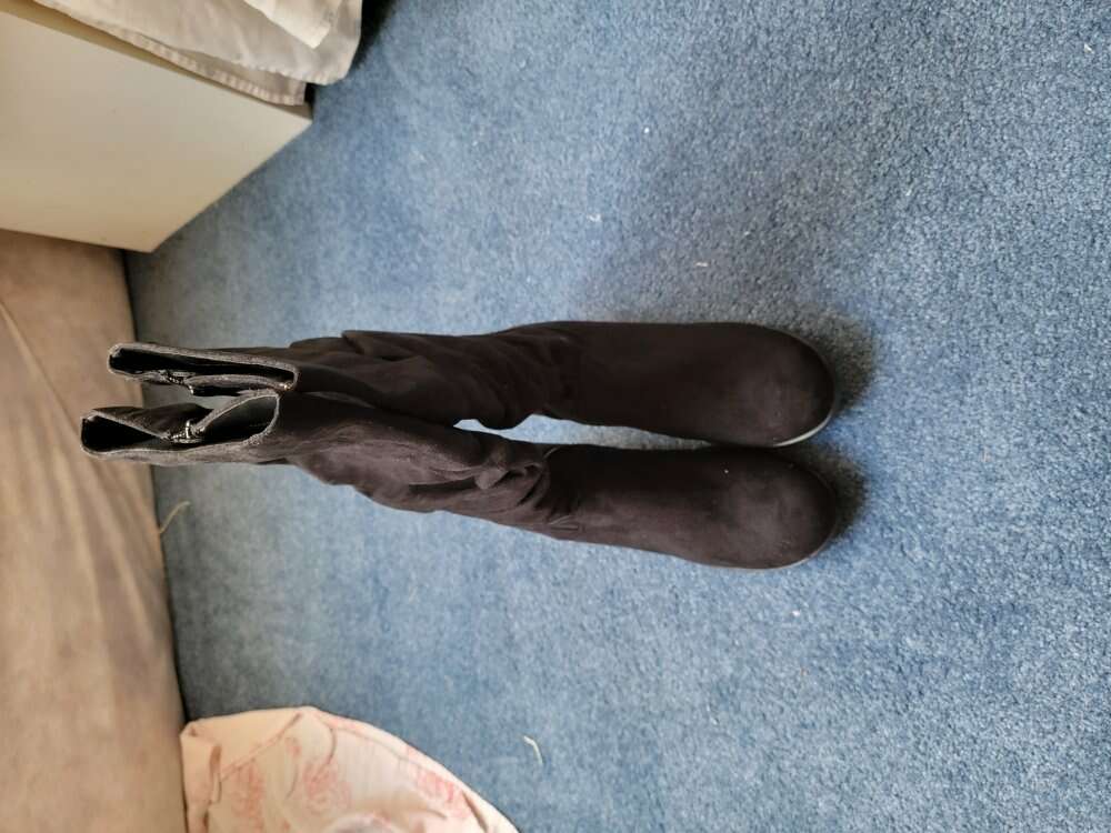 Woman's Black Dress Boots.