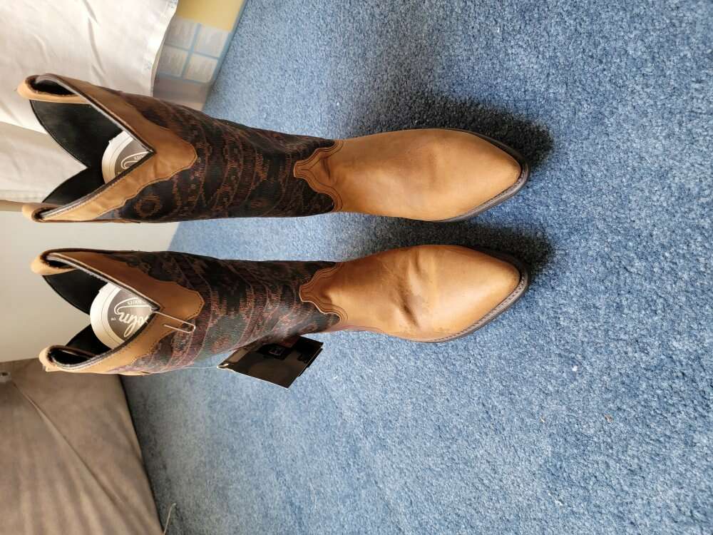 Woman's Western Tapestry Boots.