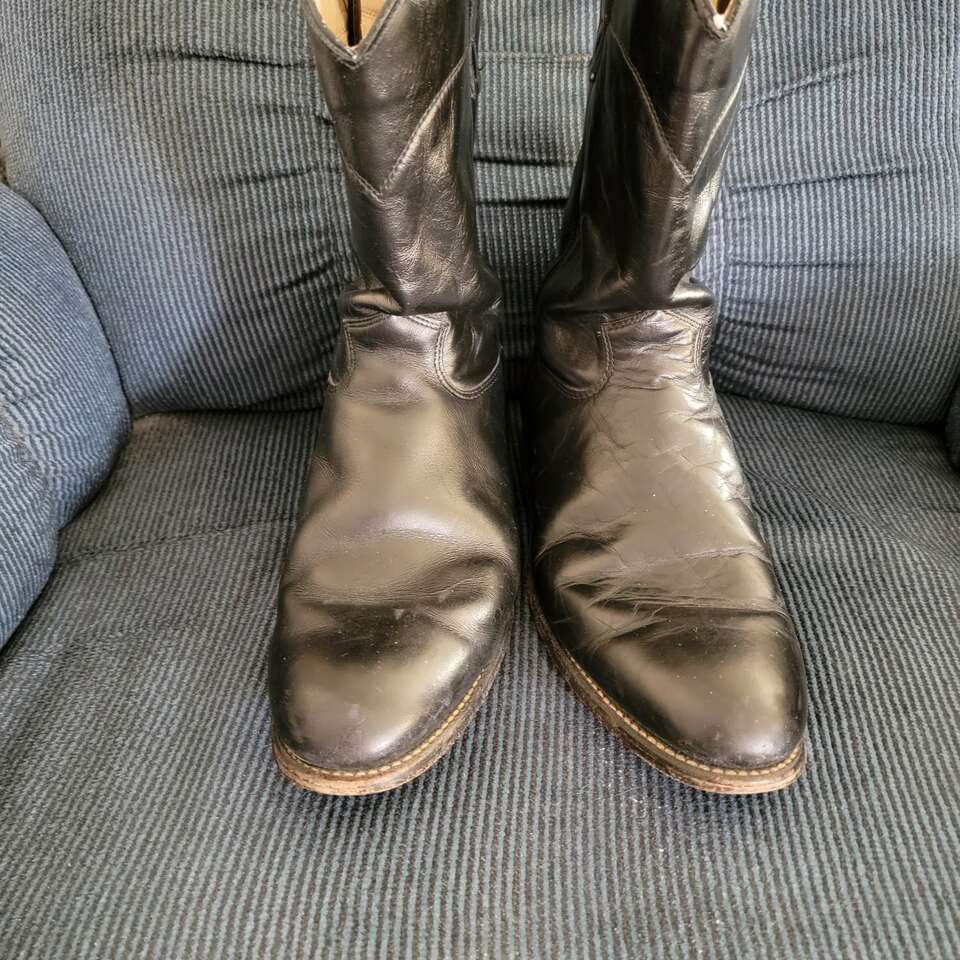 Woman's Western Boots Ropers.