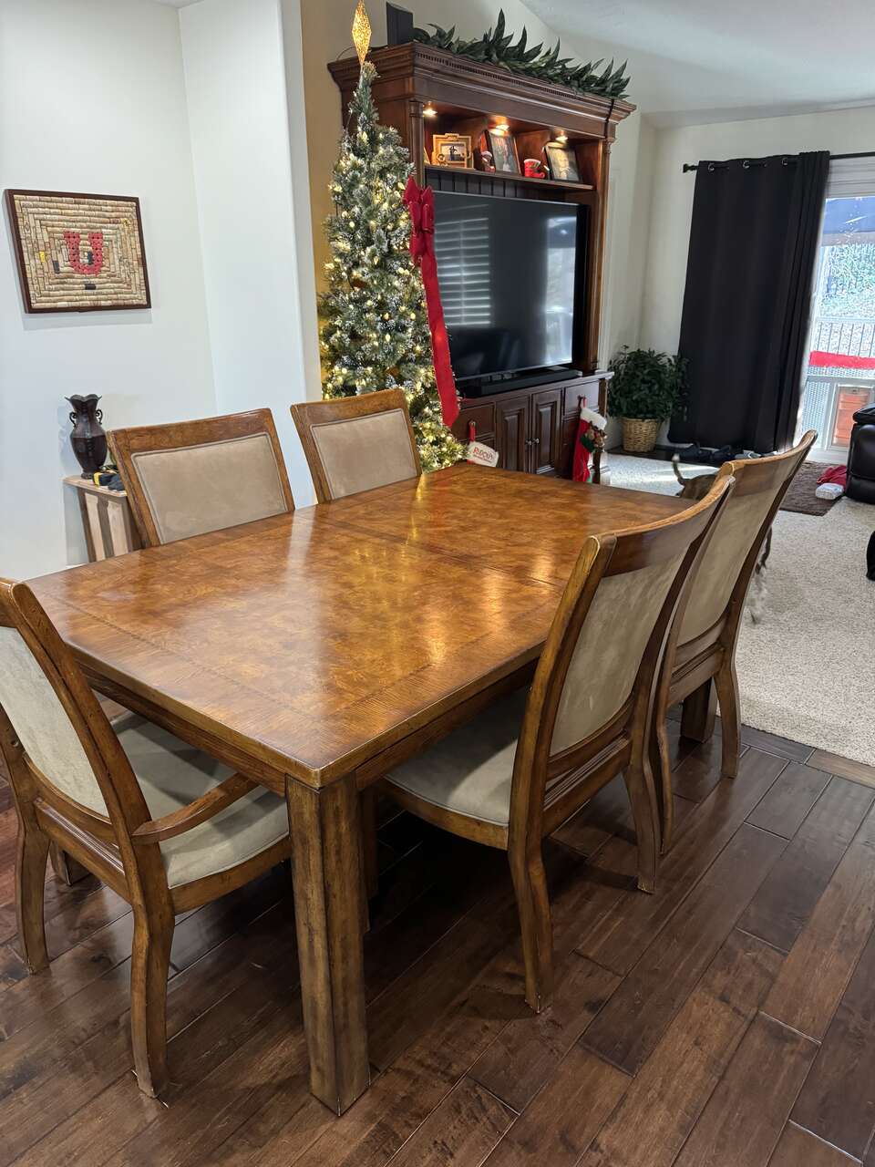 Dining Room Table and Chairs Furniture