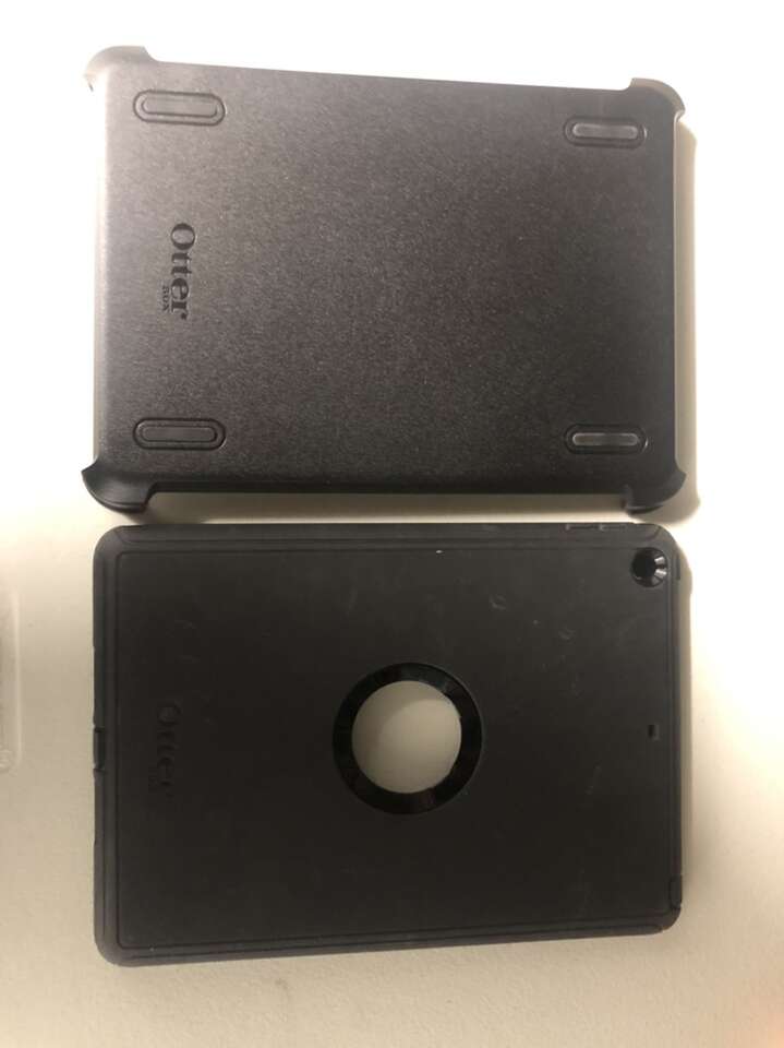 Ipad 9.7 Otterbox Defender Case