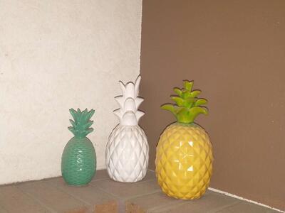 Pineapple decor $10 for all 3