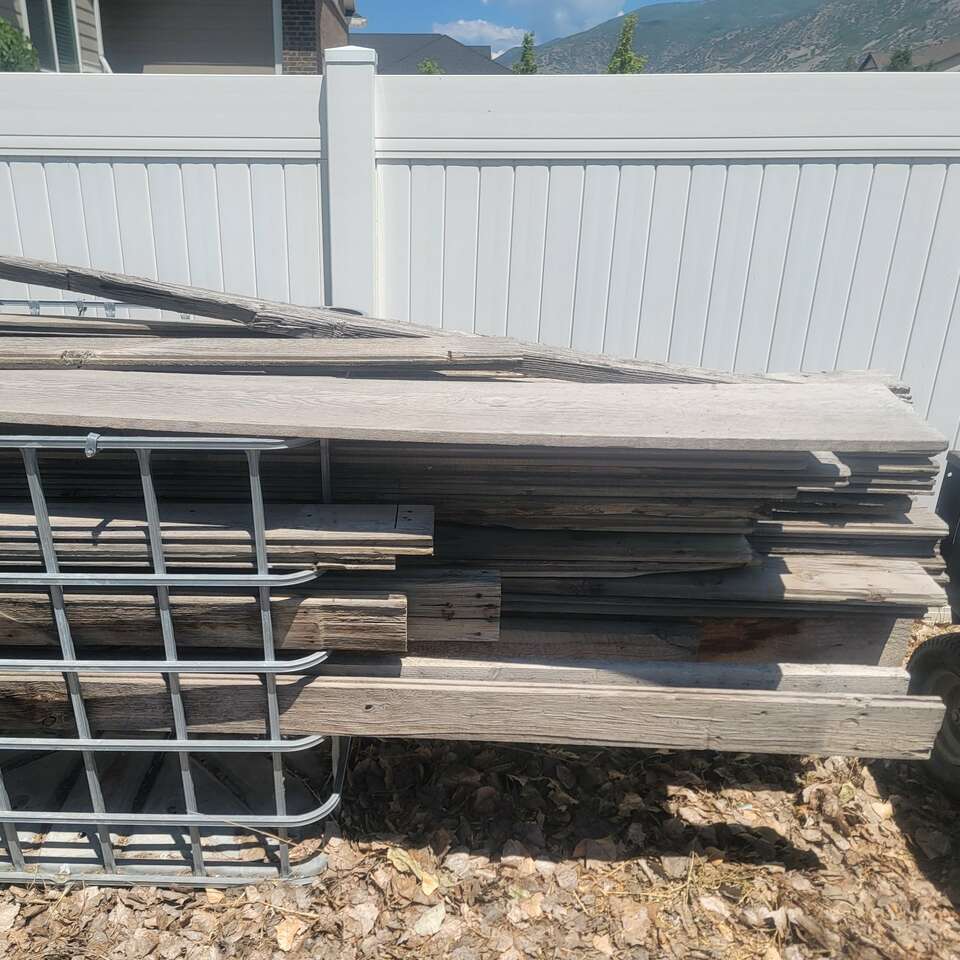 Lots of old lumber Home and Garden