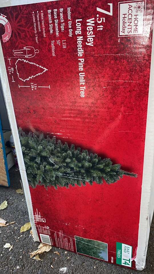 7.5 Ft Wesley Long Needle Pine Christ… Furniture