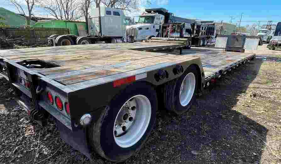 2006 XL Extendable Specialized T/A Lowboy Trailer