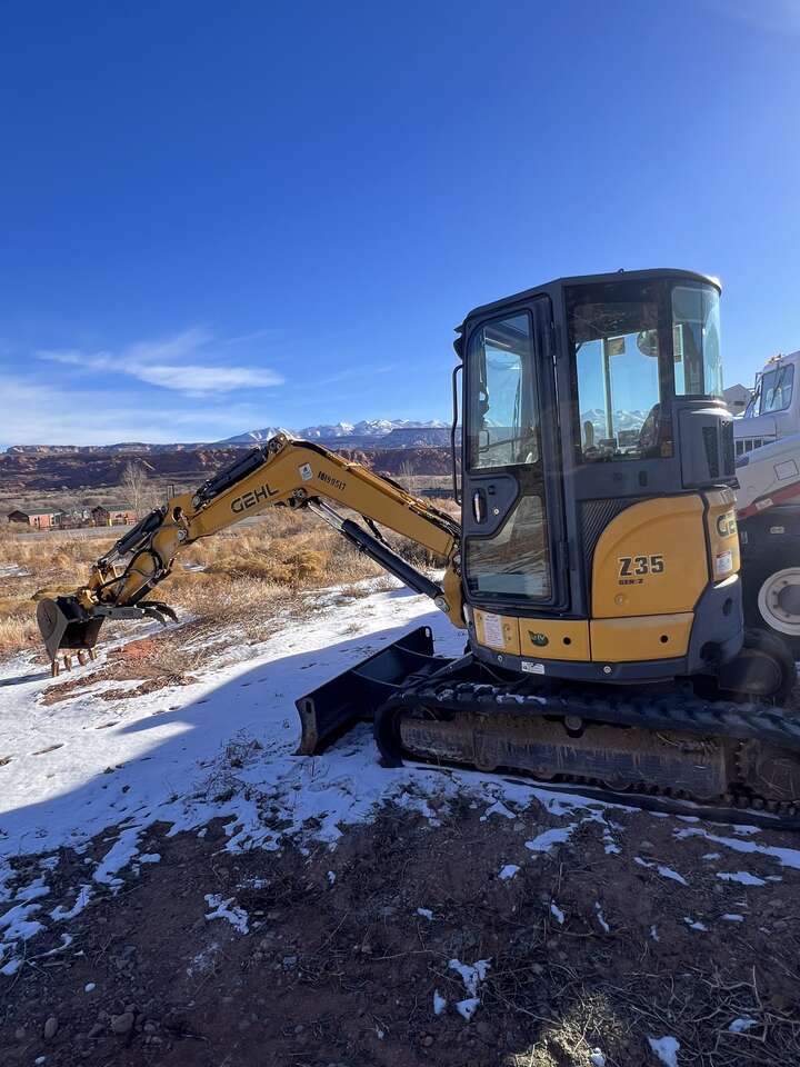 Gehl Mini Excavator Z35