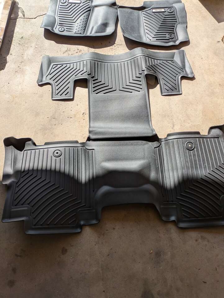 OeDRO Floor Mats Ram 2500/3500 Crew NEW