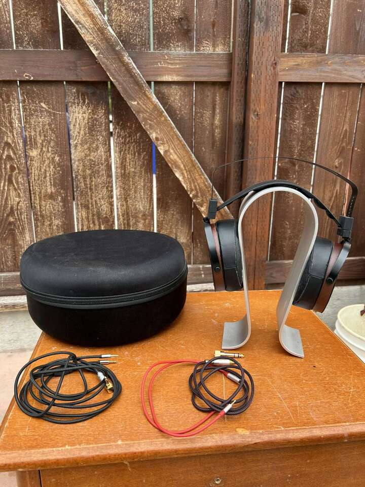 Monoprice Monolith M1060 Planar Magnetic Headphone