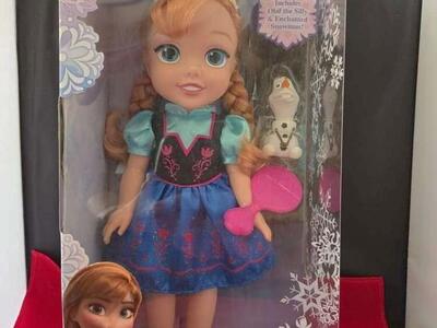 Toddler Anna frozen Disney Doll