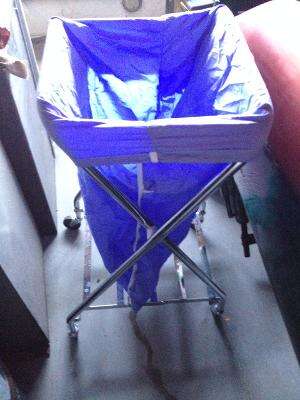 Hamper hospital grade rolling folding