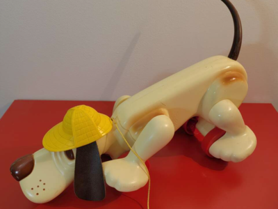 DIGGER THE HOUND DOG SLEUTH DETECTIVE TODDLER PULL STRING TOY VINTAGE 1980s EXCELLENT CONDITION!