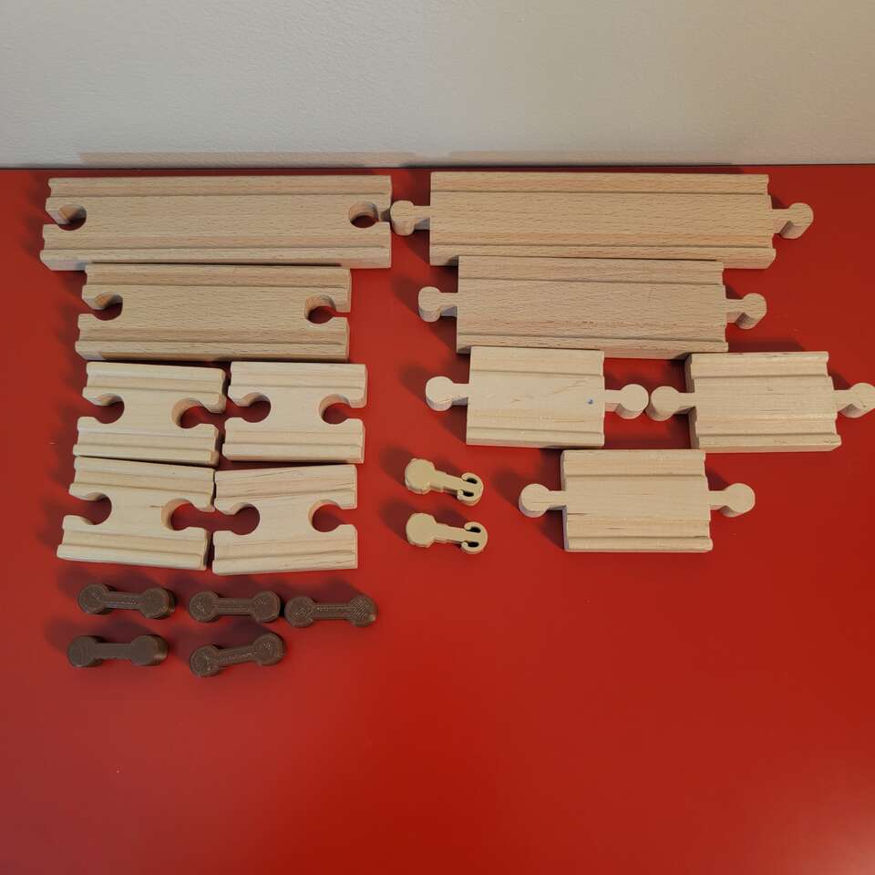 Brio/Thomas and Friends Wooden Railway Double Ended Straight Track. Lot of 18 pcs. Vintage, Excellent Condition!